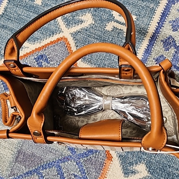 Purse - Picture 3 of 4